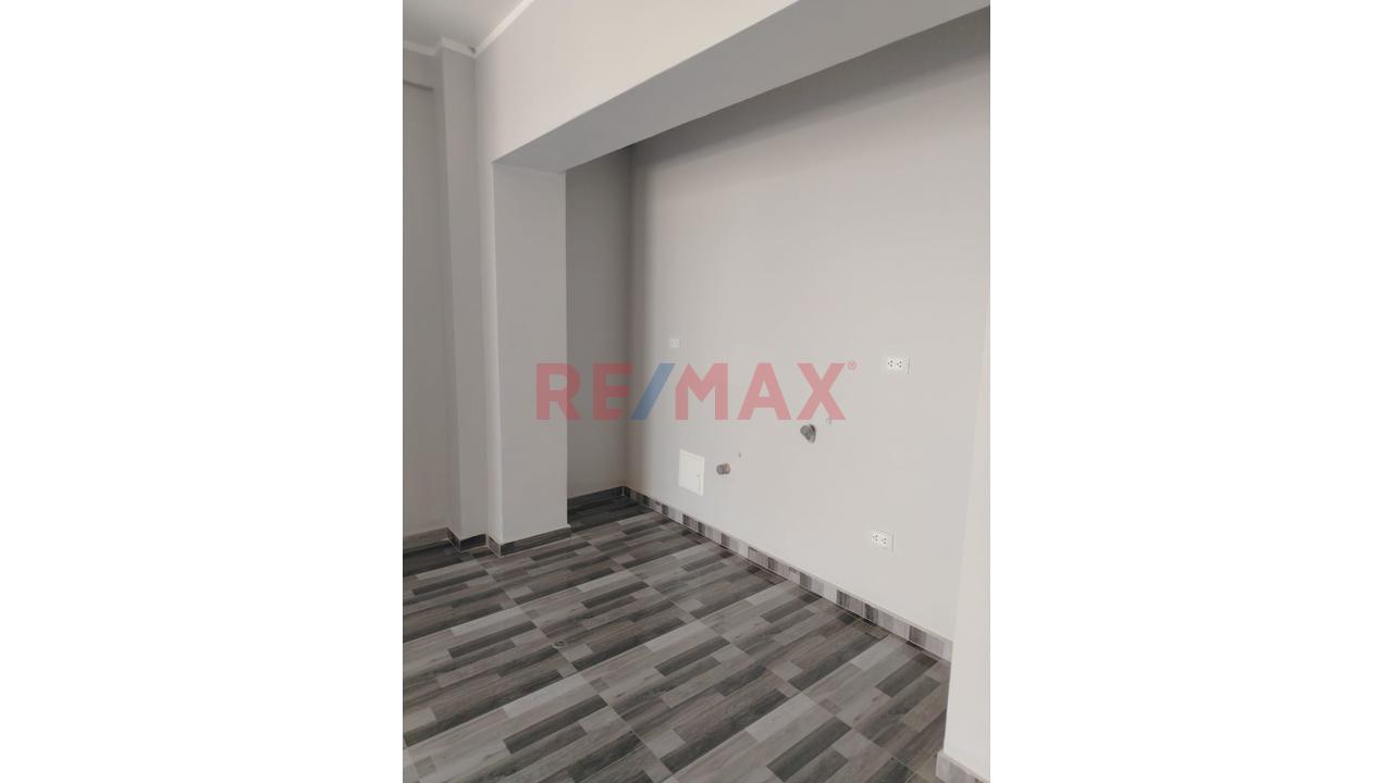 Alquiler De Oficina Comercial Con Terraza , Cerca Al Mall Aventura Porongoche - 6