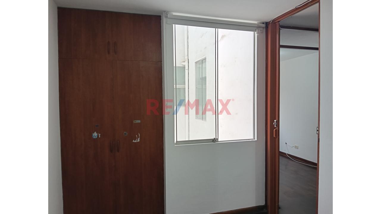 Departamento Con Buena Distribucion De 3 Habitaciones En Bertolotto - San Miguel — foto 12