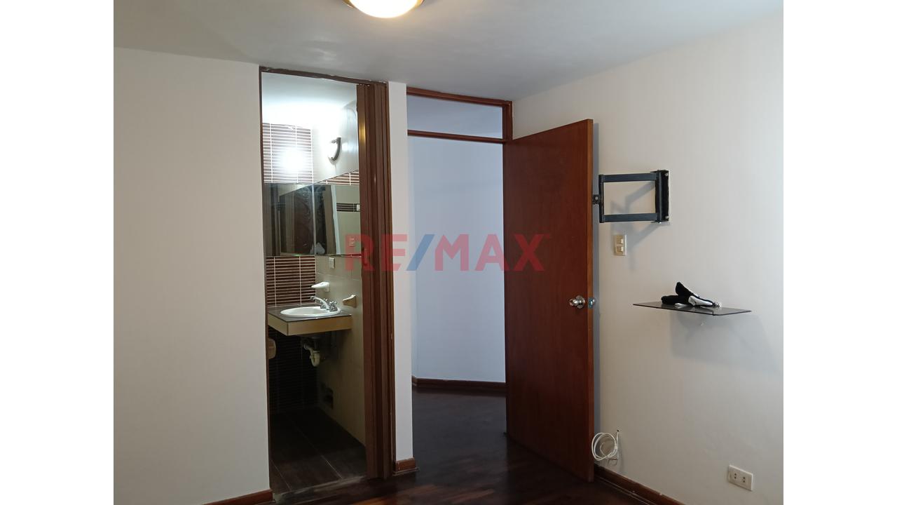 Departamento Con Buena Distribucion De 3 Habitaciones En Bertolotto - San Miguel — foto 6