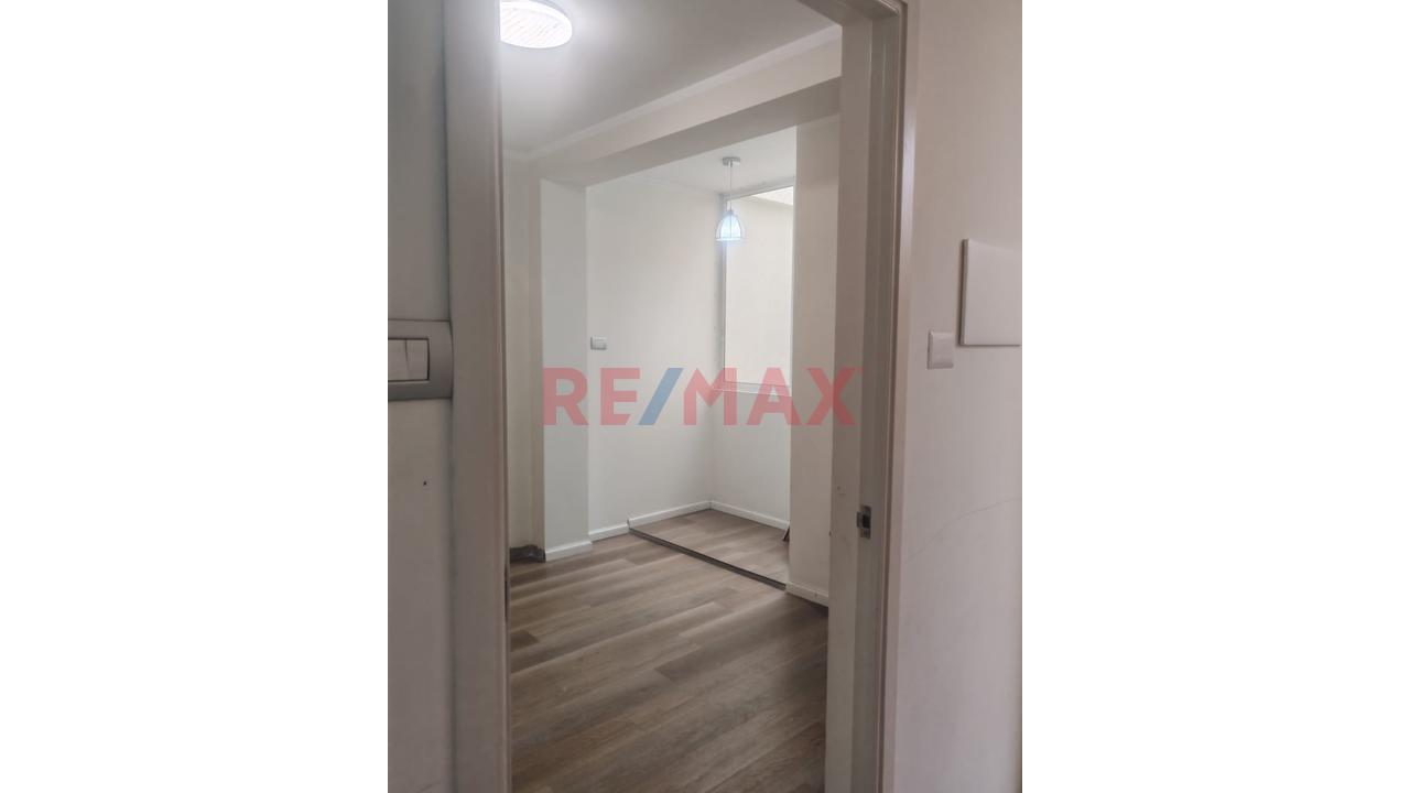 Vendo Moderna Casa 3 Pisos En Huaral | Frente A Parque - 9