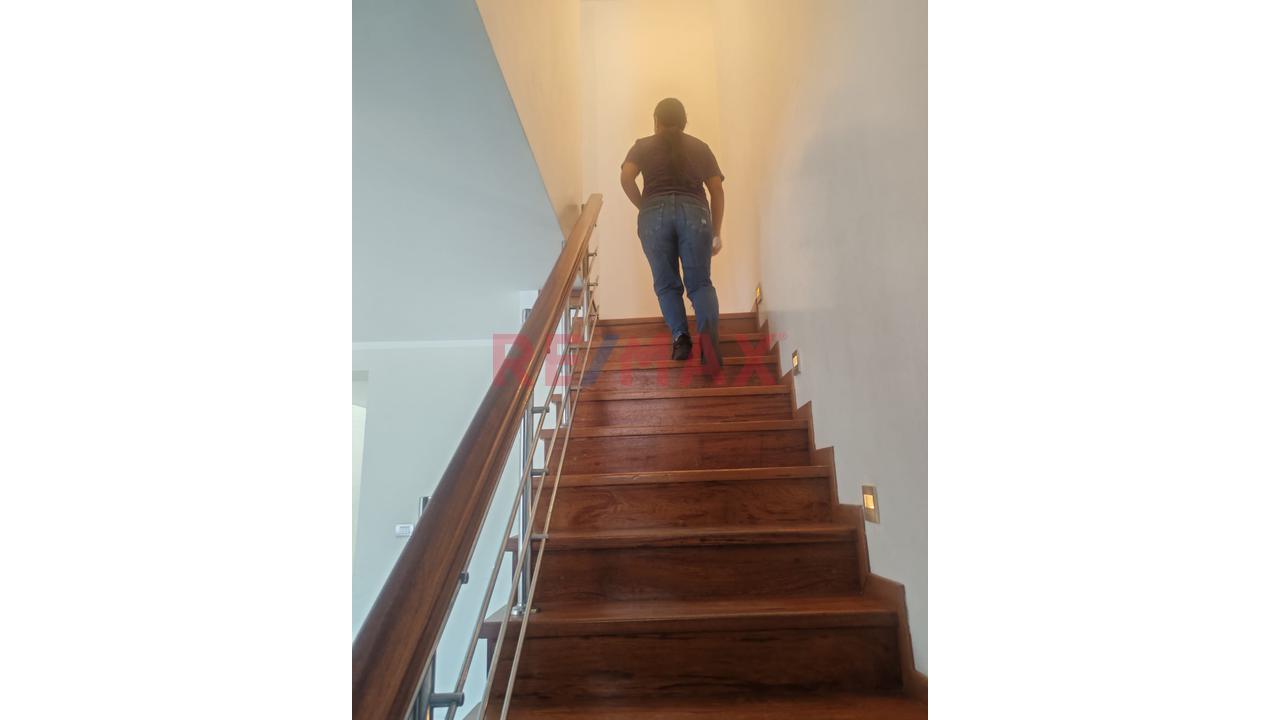 Vendo Moderna Casa 3 Pisos En Huaral | Frente A Parque - 6