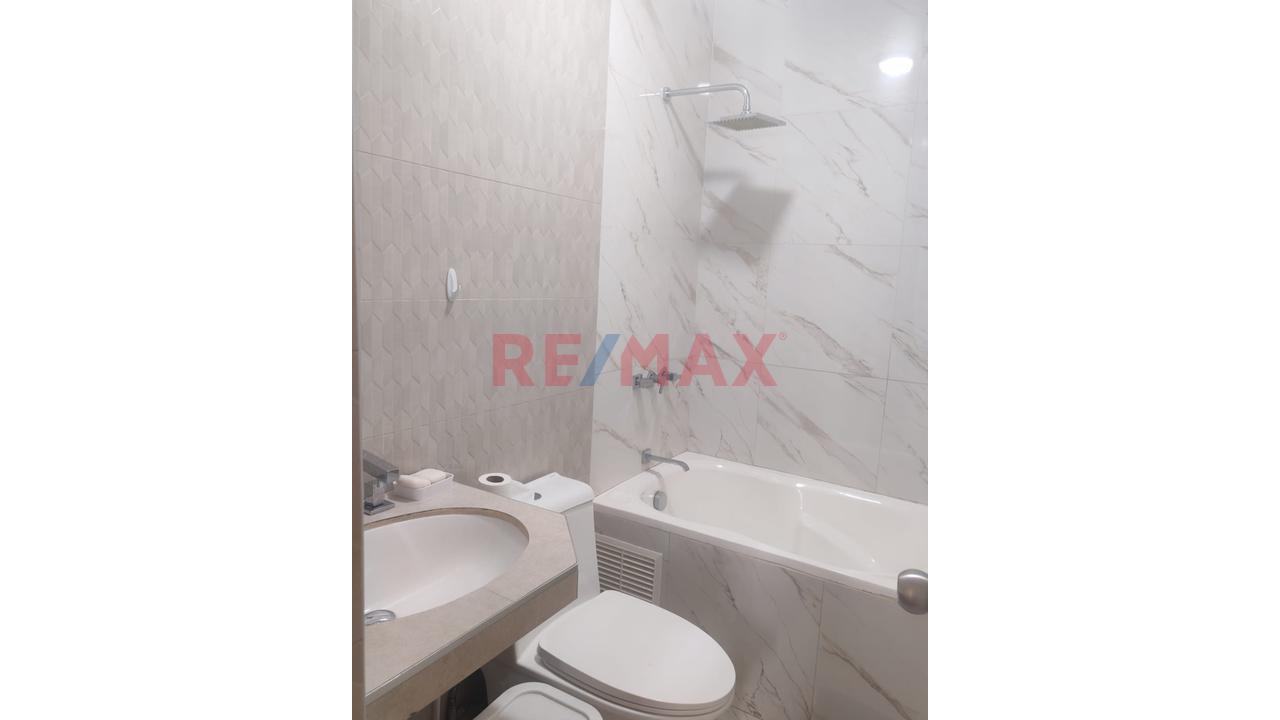 Vendo Moderna Casa 3 Pisos En Huaral | Frente A Parque - 12
