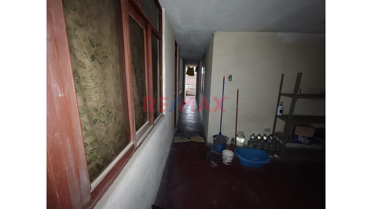 Se Vende Casa De 3 Pisos 10 Habitaciones En Lucyana Carabayllo — foto 8
