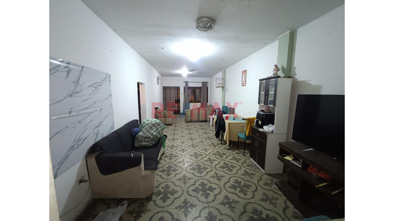 Se Vende Casa De 3 Pisos 10 Habitaciones En Lucyana Carabayllo — foto 9