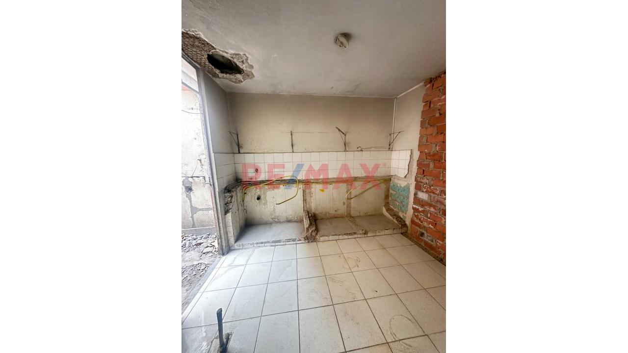 Alquiler Local Comercial Frente A Condominios Comas - 9