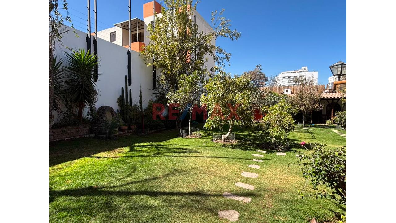 Se Vende Casa De Ensueño En La Parte Baja De Cayma - 3