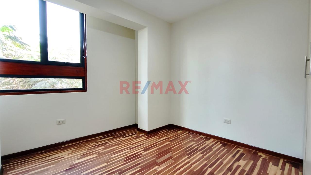 Estratégica Casa En Esquina De 302 M² En Santa Patricia: Amplia Residencia - 12