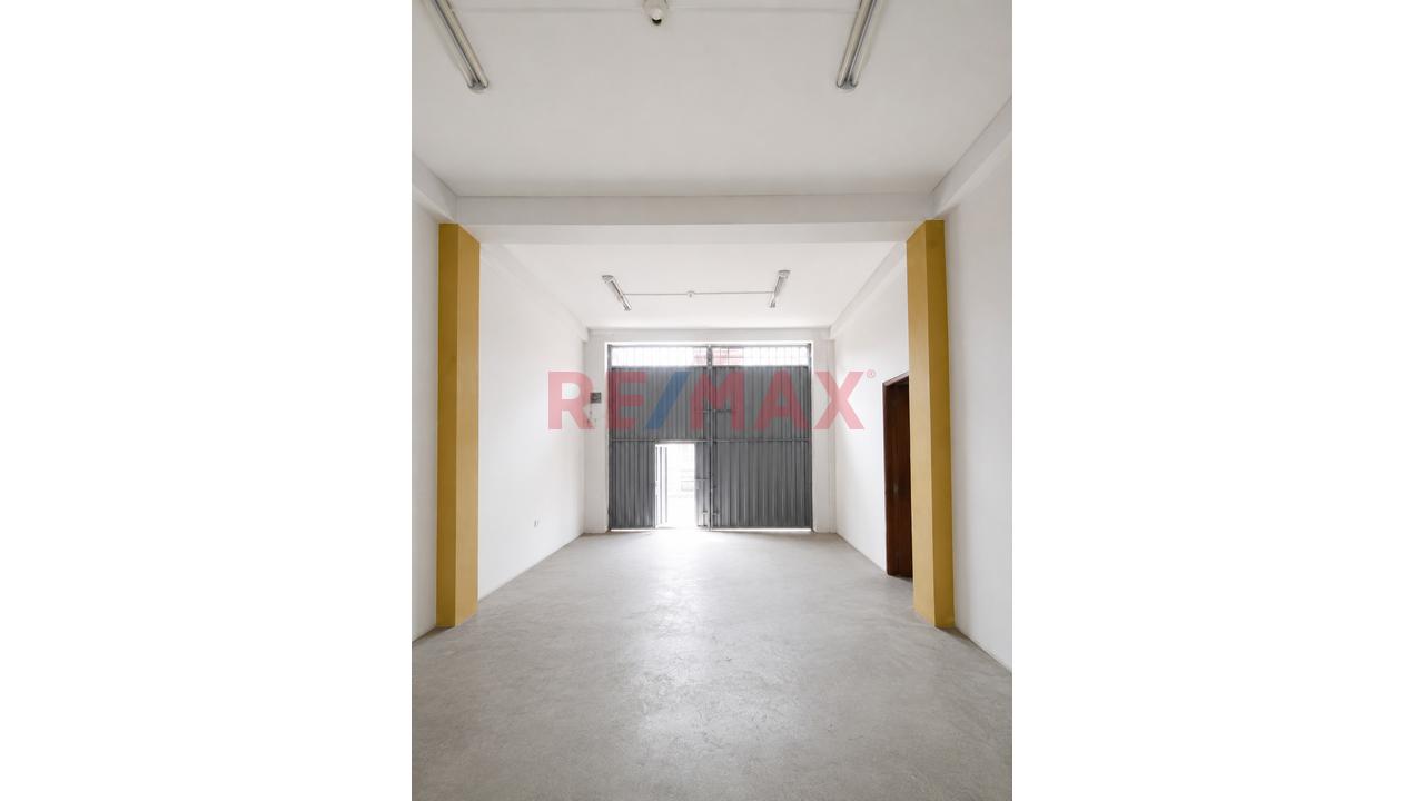 Alquiler De Local Comercial En Ate Vitarte | 65 M² En Primer Piso | Ideal Para Almacén, Distribuidora, Iglesia O Empresa | S/ 1,000 — foto 3