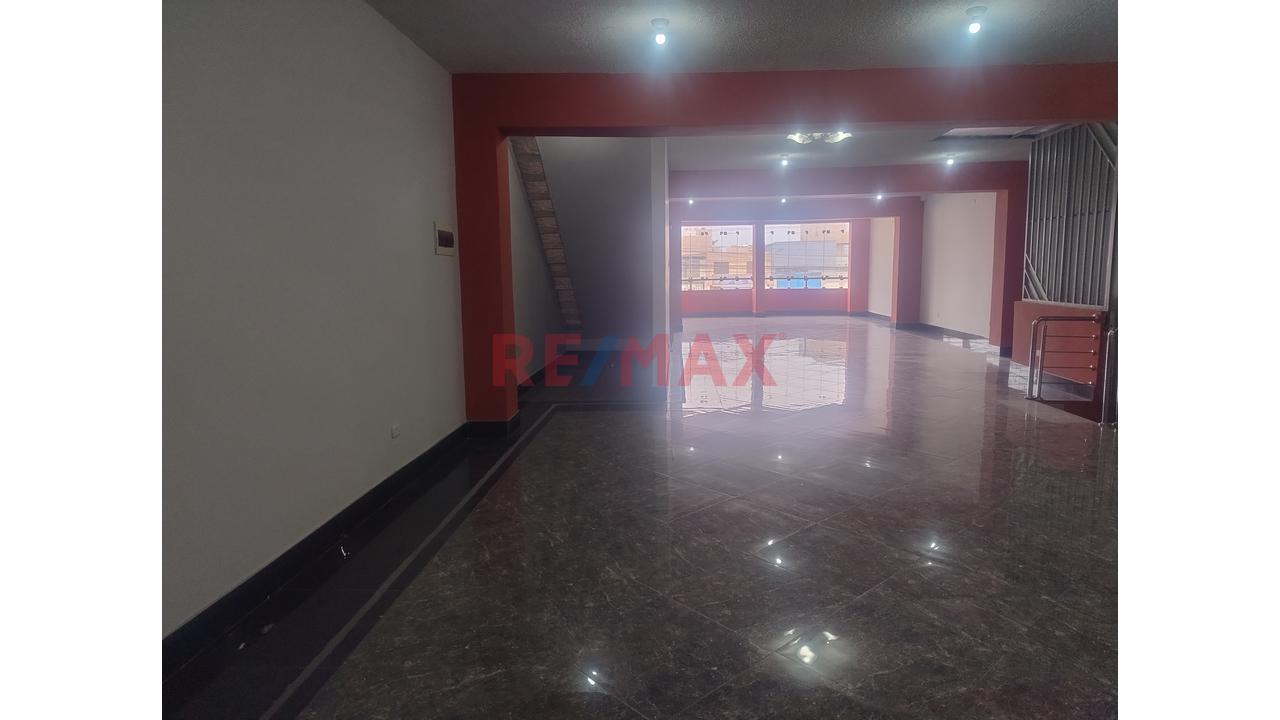 ¡Expande Tu Marca! Local De 420 M² En Plena Av. Carlos Izaguirre — foto 9