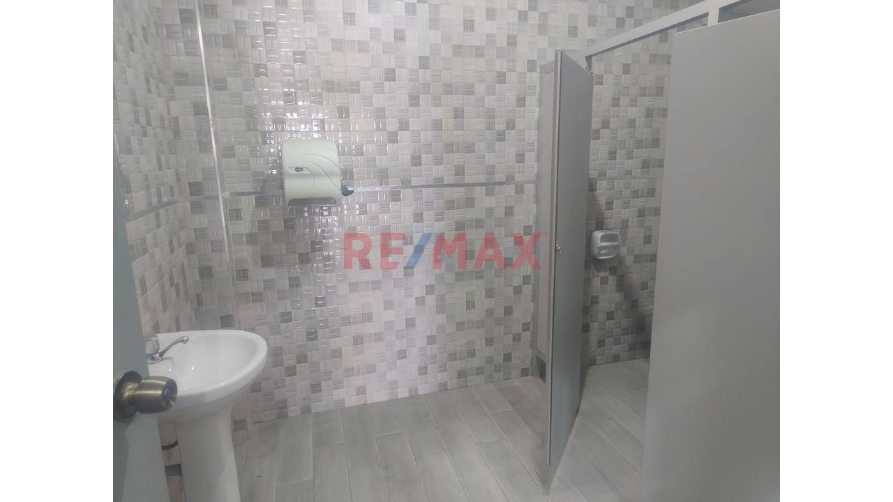 ¡Expande Tu Marca! Local De 420 M² En Plena Av. Carlos Izaguirre — foto 4