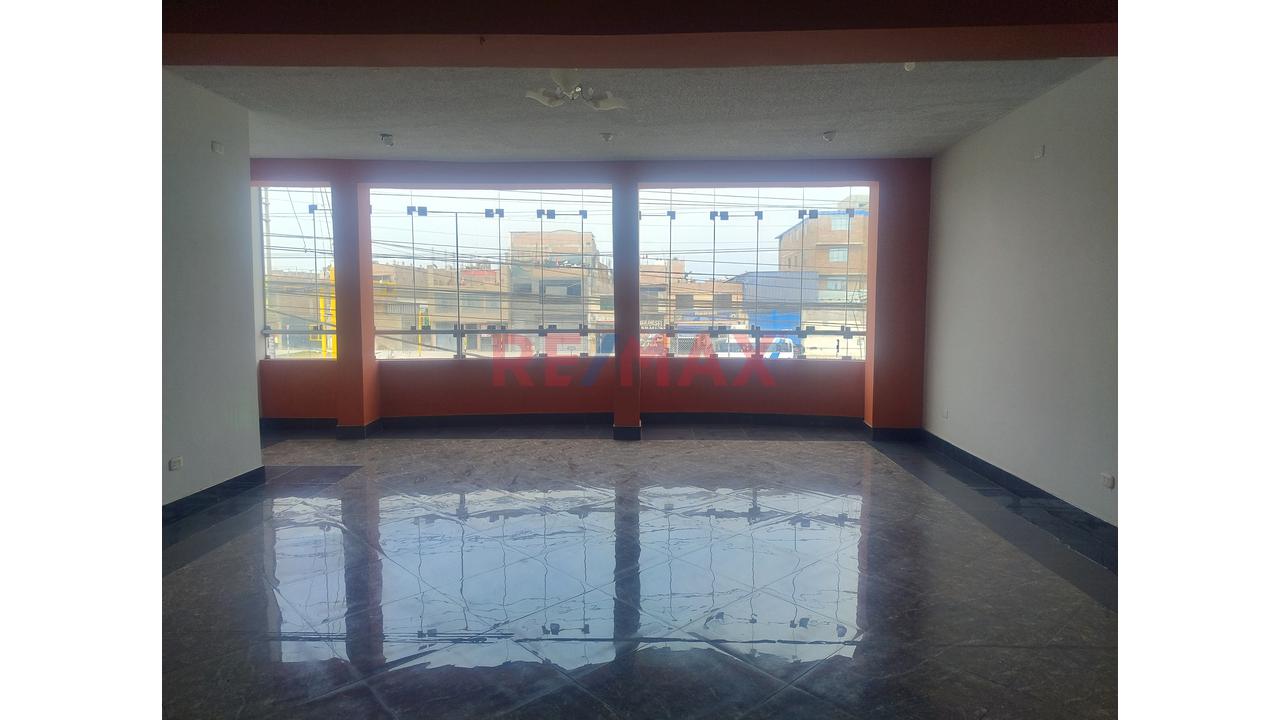 ¡Expande Tu Marca! Local De 420 M² En Plena Av. Carlos Izaguirre — foto 3