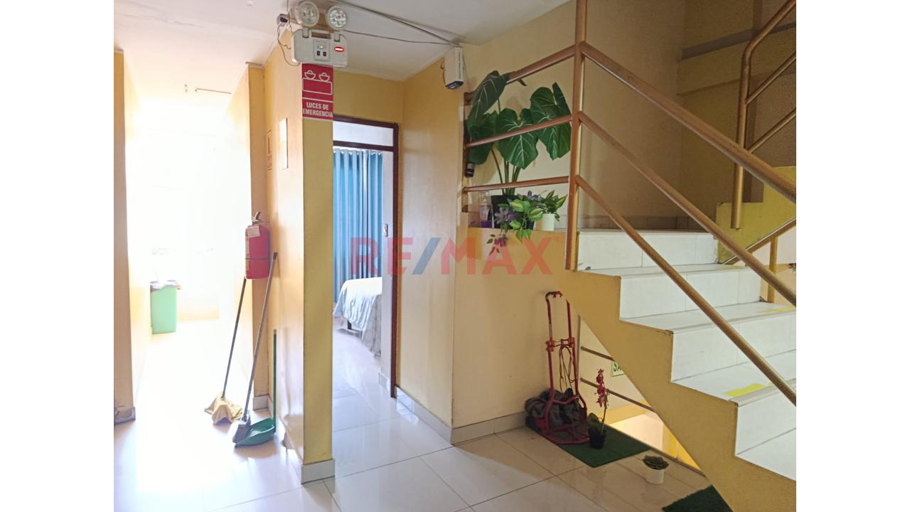 Local comercial de 554 m² en Independencia — foto 4