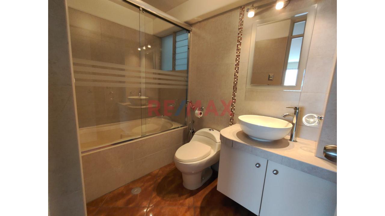 Se Vende Amplio Y Hermoso Departamento En Cerro Colorado — foto 8