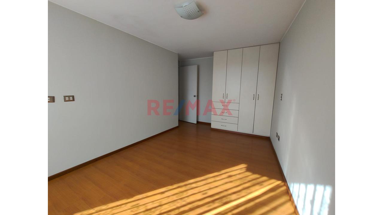 Se Vende Amplio Y Hermoso Departamento En Cerro Colorado — foto 9
