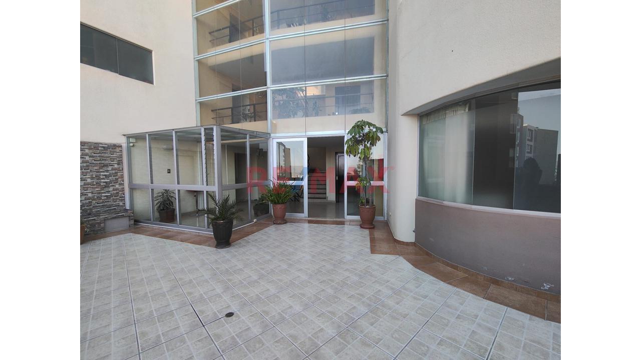 Se Vende Amplio Y Hermoso Departamento En Cerro Colorado — foto 2