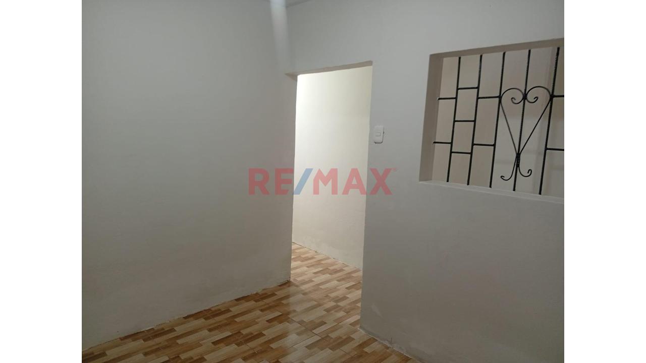 Venta Acogedora Casa Pasaje San Martin ( Zona Con Estratea Comercial) - 6