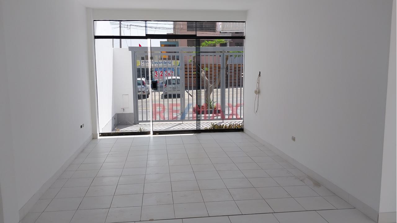 Alquilo Local Comercial De 193.50 M² Y 9 Ml De Frente En Primer Piso - 5