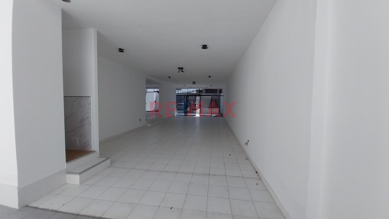 Alquilo Local Comercial De 193.50 M² Y 9 Ml De Frente En Primer Piso - 6