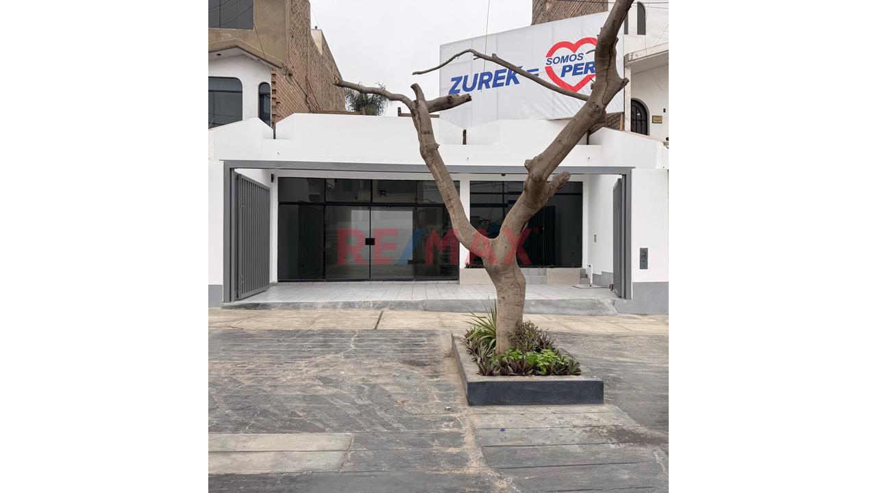 Alquilo Local Comercial De 193.50 M² Y 9 Ml De Frente En Primer Piso - 13