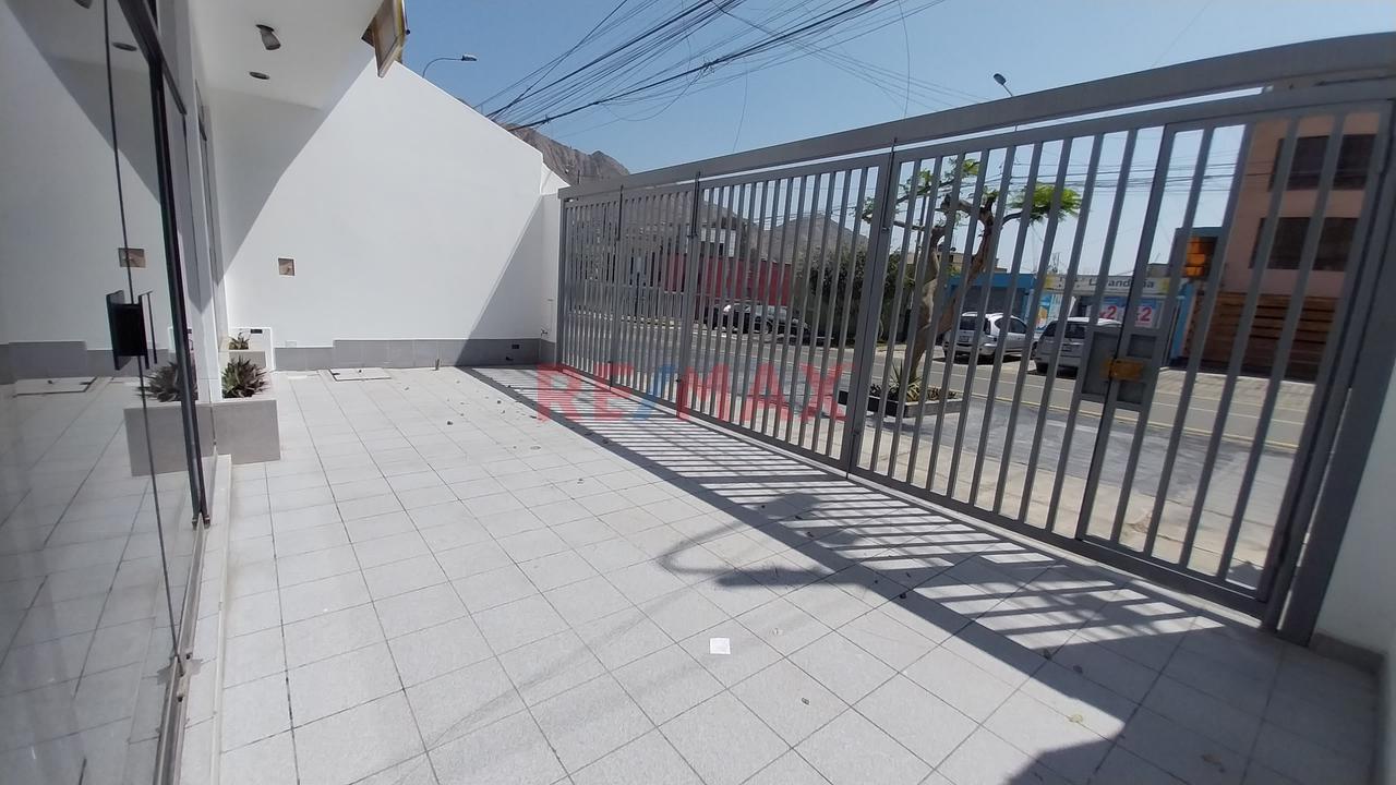 Alquilo Local Comercial De 193.50 M² Y 9 Ml De Frente En Primer Piso - 10