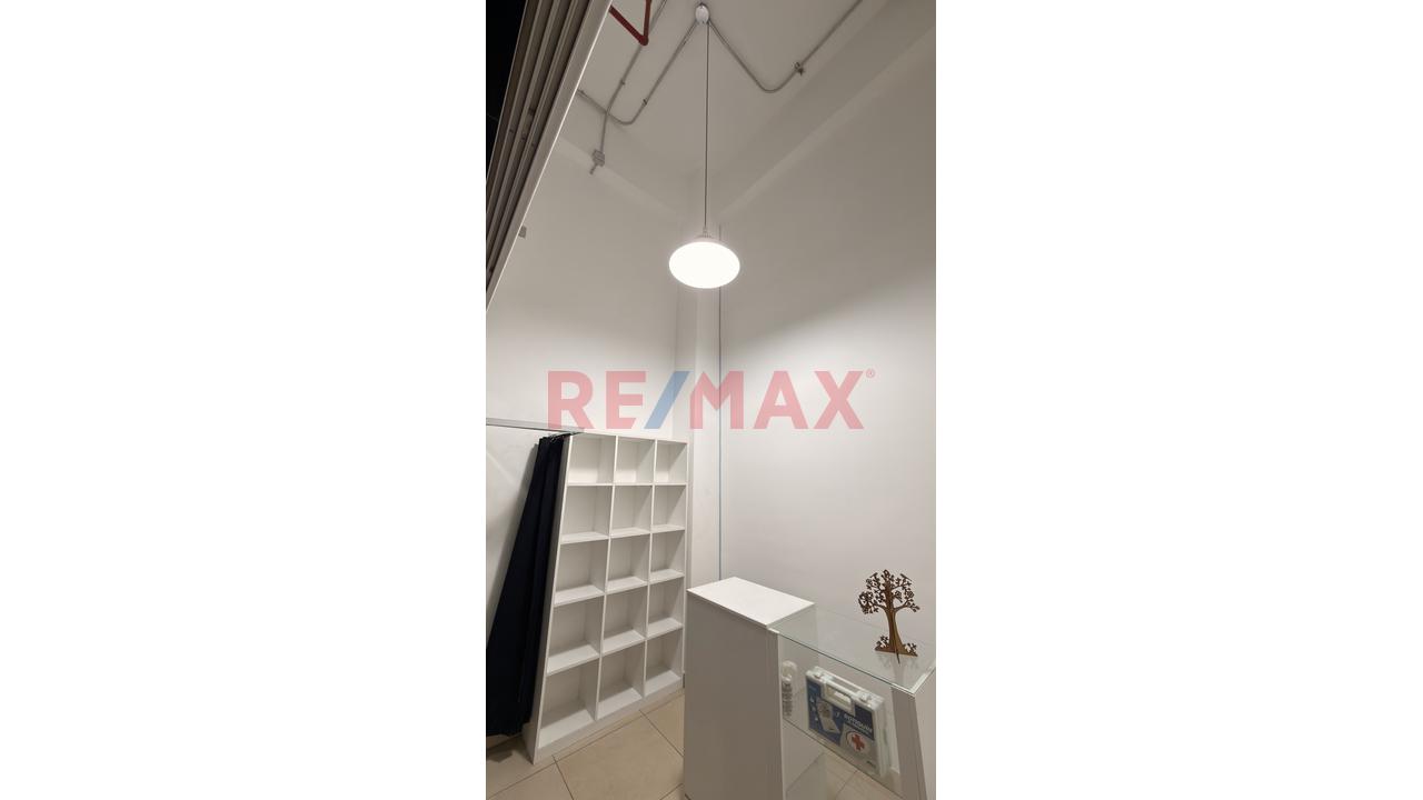 **Local Comercial En Venta – C.C. Gama Moda Plaza, La Victoria** - 2