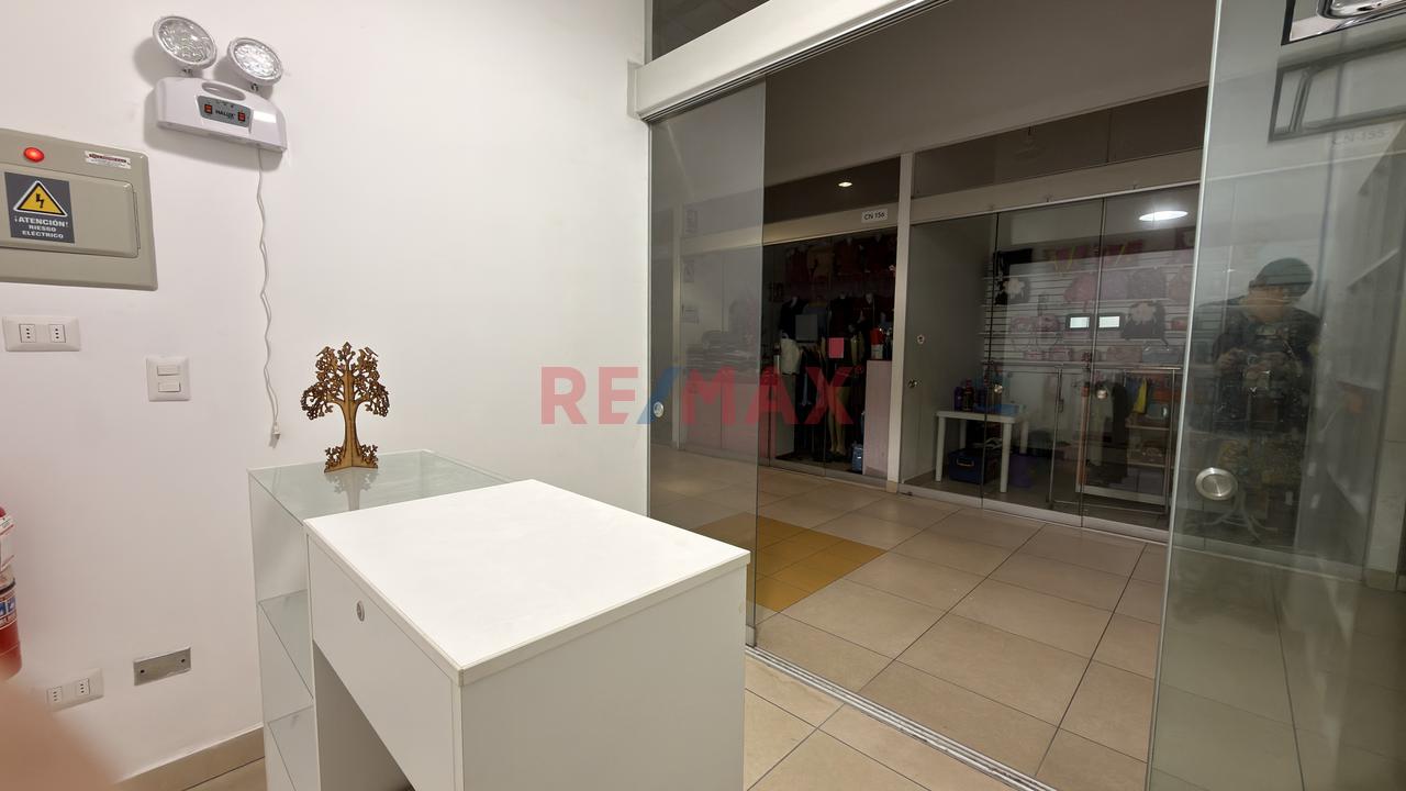**Local Comercial En Venta – C.C. Gama Moda Plaza, La Victoria** - 3