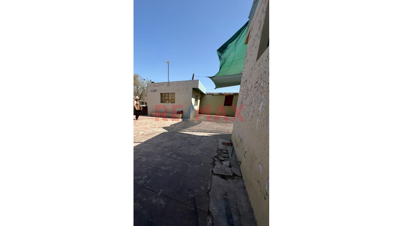 Venta De Casa A Precio De Terreno - 2