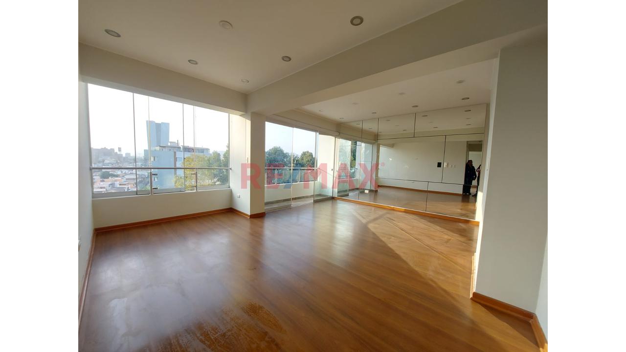 Alquiler De Departamento Duplex En Zona Exclusiva De San Borja - 10