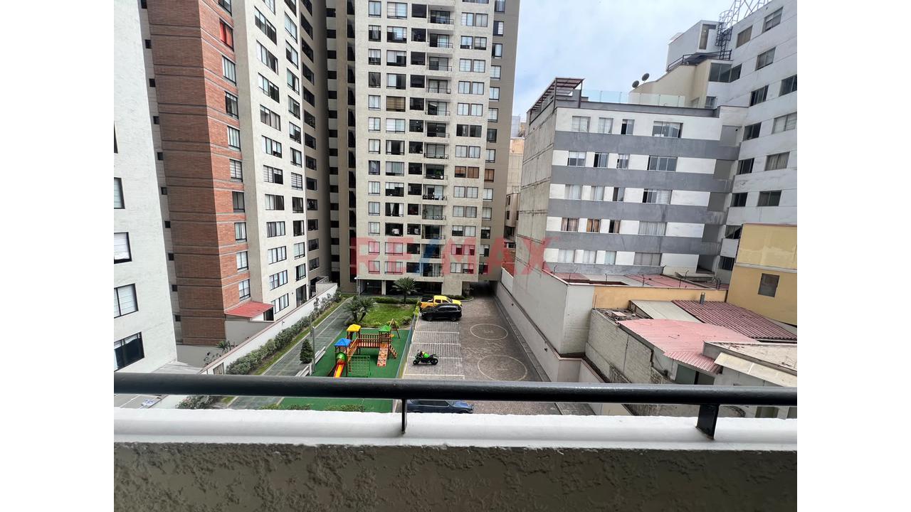Alquiler Departamento Semiamoblado/ 01 Estacionamiento Amplio En Miraflores — foto 15