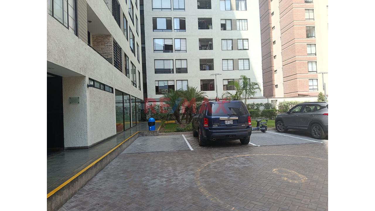 Alquiler Departamento Semiamoblado/ 01 Estacionamiento Amplio En Miraflores — foto 9
