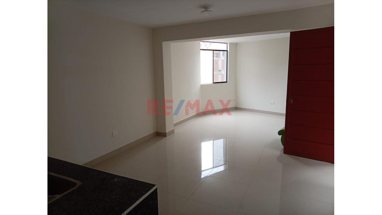 Casa De 3 Pisos En Estreno En Puente Piedra - 4
