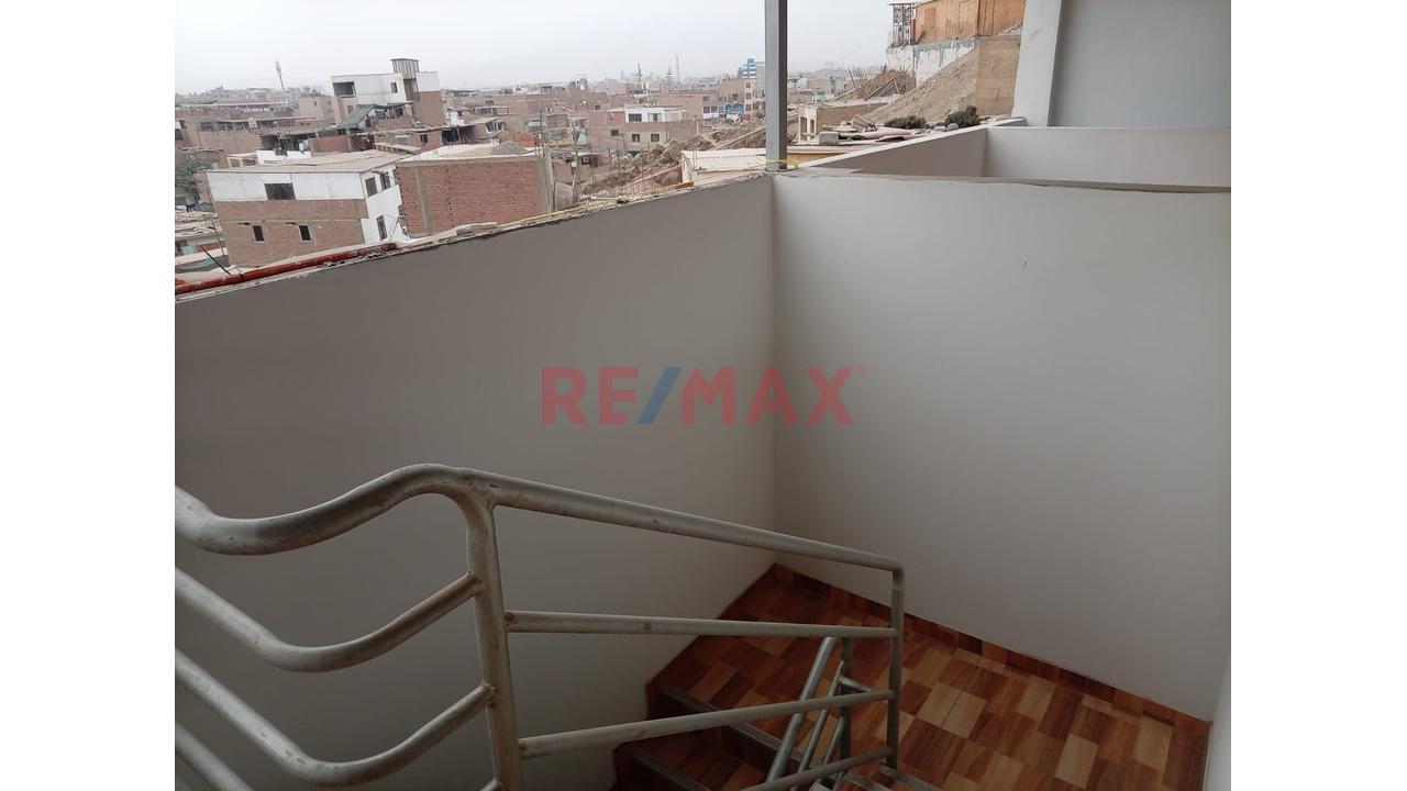 Casa De 3 Pisos En Estreno En Puente Piedra - 16