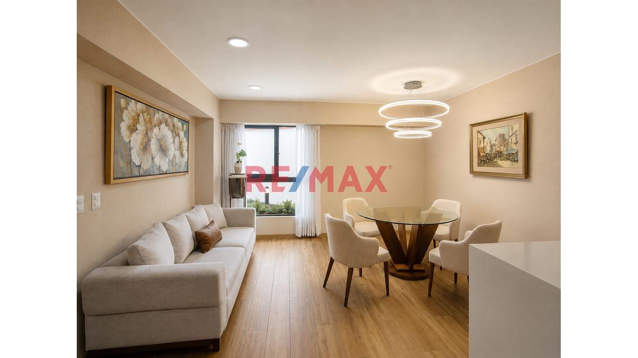 Se Vende Moderno Departamento Con Balcón Y Jardín En Miraflores. Edificio Con Áreas Comunes