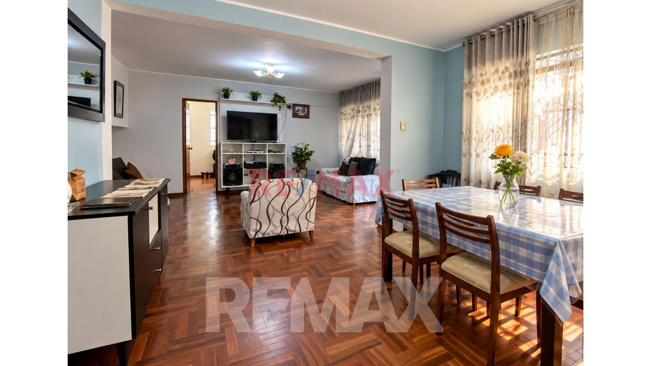 🏡 Venta De Casa De 3 Pisos + Azotea | A 1 Cuadra De Estacion Del Tren San Carlos | Sjl — foto 4