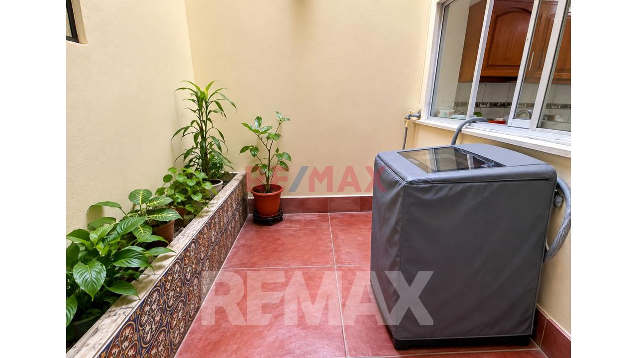 🏡 Venta De Casa De 3 Pisos + Azotea | A 1 Cuadra De Estacion Del Tren San Carlos | Sjl — foto 6