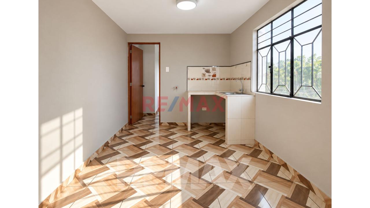 🏡 Venta De Casa De 3 Pisos + Azotea | A 1 Cuadra De Estacion Del Tren San Carlos | Sjl — foto 9