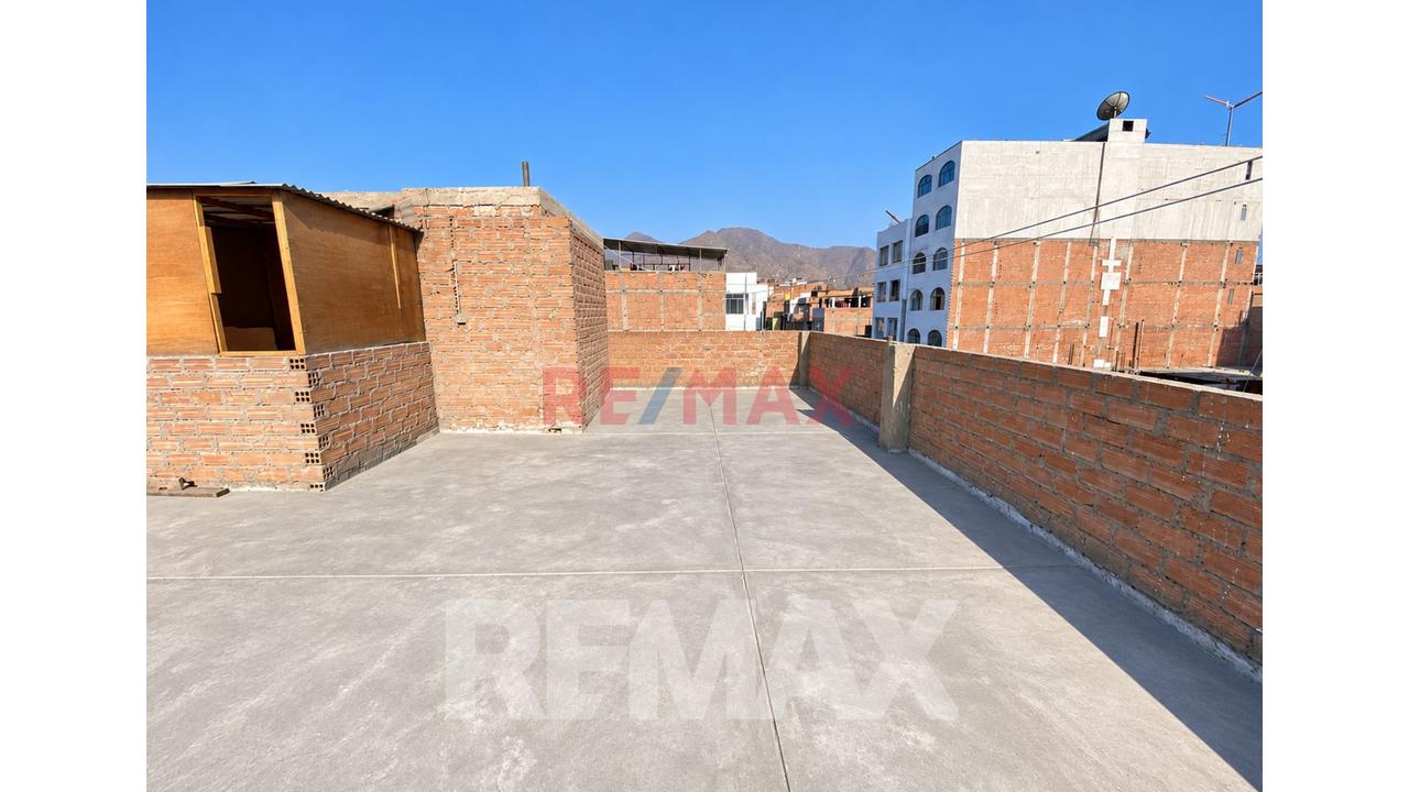 🏡 Venta De Casa De 3 Pisos + Azotea | A 1 Cuadra De Estacion Del Tren San Carlos | Sjl — foto 11