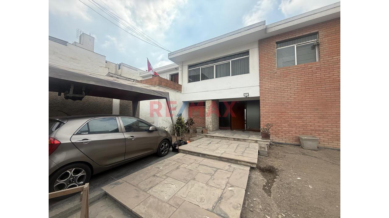 Vendo Casa Como Terreno De 635 M² En La Floresta De Monterrico: 4 Pisos Para Desarrolladores - 10