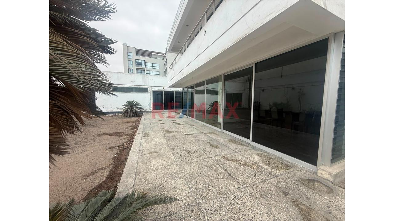 Vendo Casa Como Terreno De 635 M² En La Floresta De Monterrico: 4 Pisos Para Desarrolladores - 9