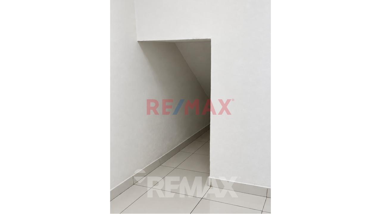 Alquiler De Local Comercial Cuadra 14   Av. Del Aire Y Rosa Toro – San Luis! - 3
