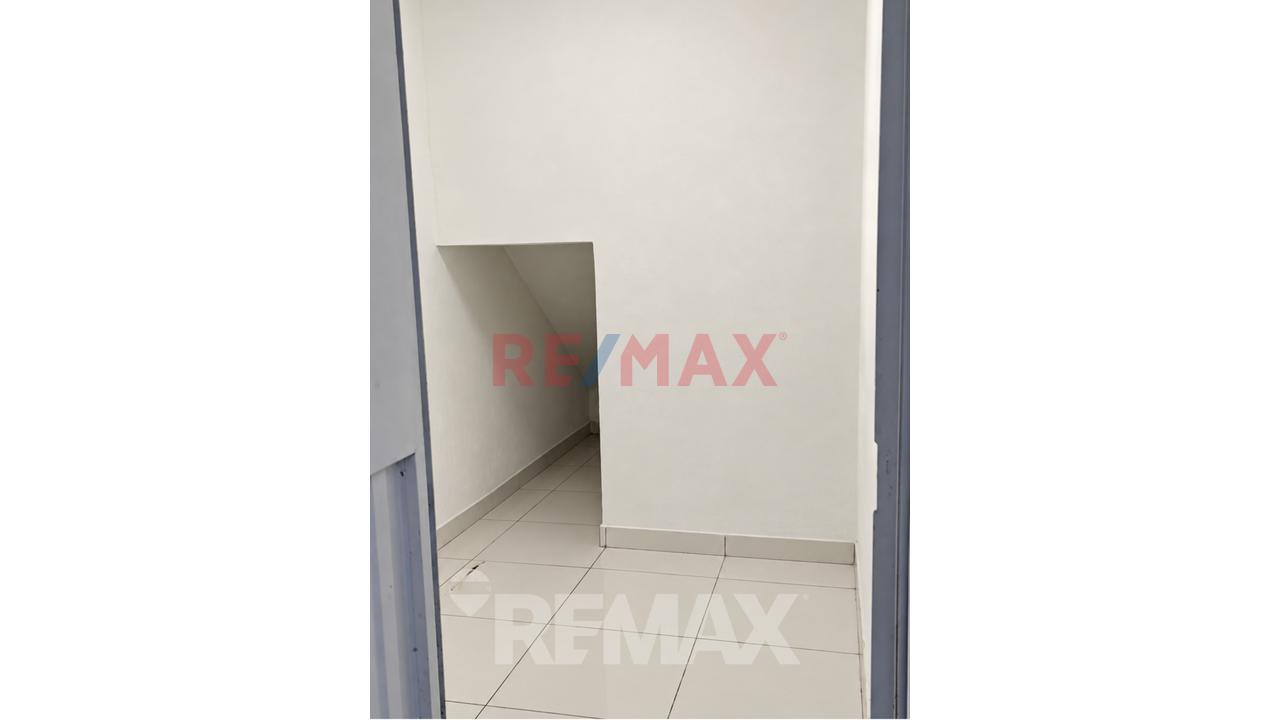 Alquiler De Local Comercial Cuadra 14   Av. Del Aire Y Rosa Toro – San Luis! - 4