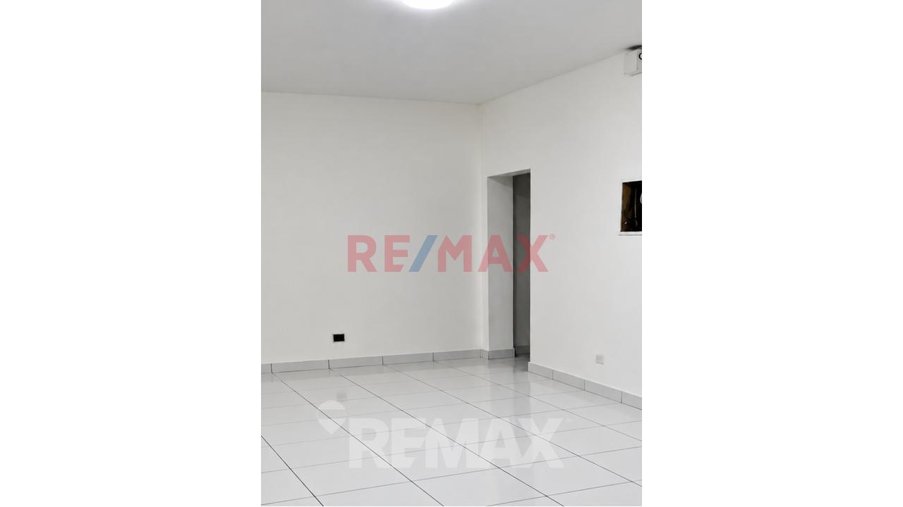 Alquiler De Local Comercial Cuadra 14   Av. Del Aire Y Rosa Toro – San Luis! - 6