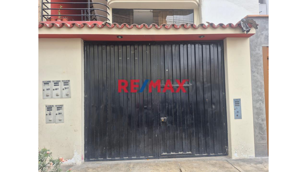 ¡Alquila Local Comercial De 120 M² En Ate! Ubicación Estratégica Para Impulsar Tu Negocio