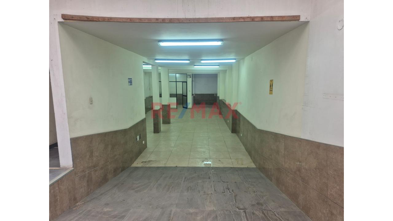 ¡Alquila Local Comercial De 120 M² En Ate! Ubicación Estratégica Para Impulsar Tu Negocio — foto 2