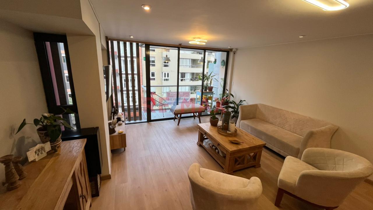 Vendo Departamento Recien Remodelado Miraflores + 2 Estacionamientos + Deposito — foto 2