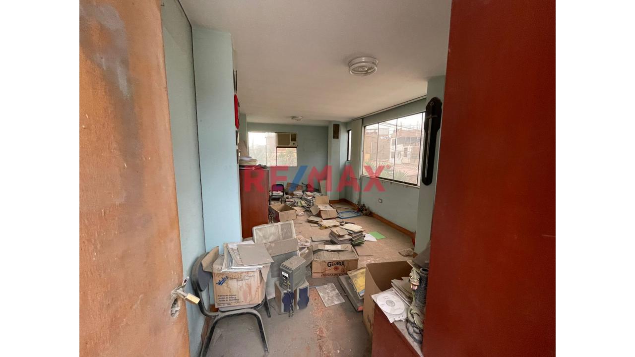 Amplio Terreno De 1,005 M² Con 2 Casas – Gran Potencial De Inversión En Comas — foto 8