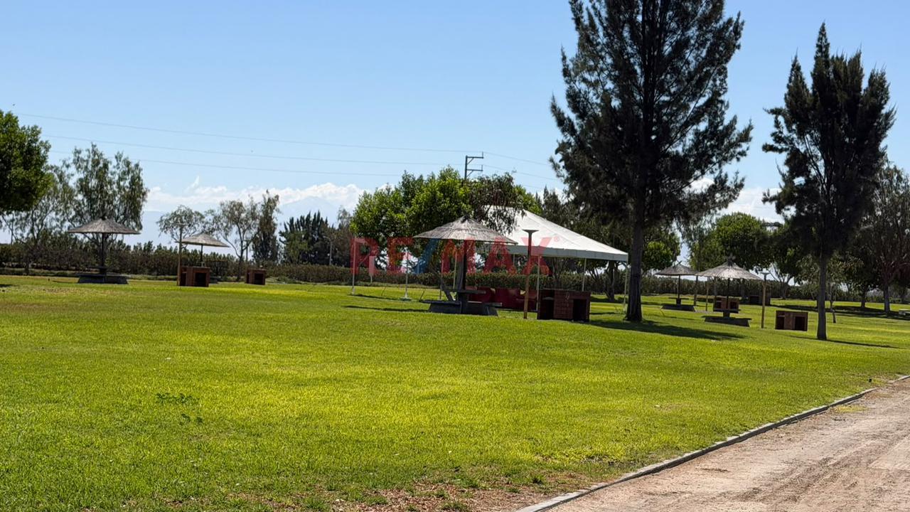 🌿🏡 ¡Terreno En Venta Frente Al Club Hacienda La Joya! ✨ - 1