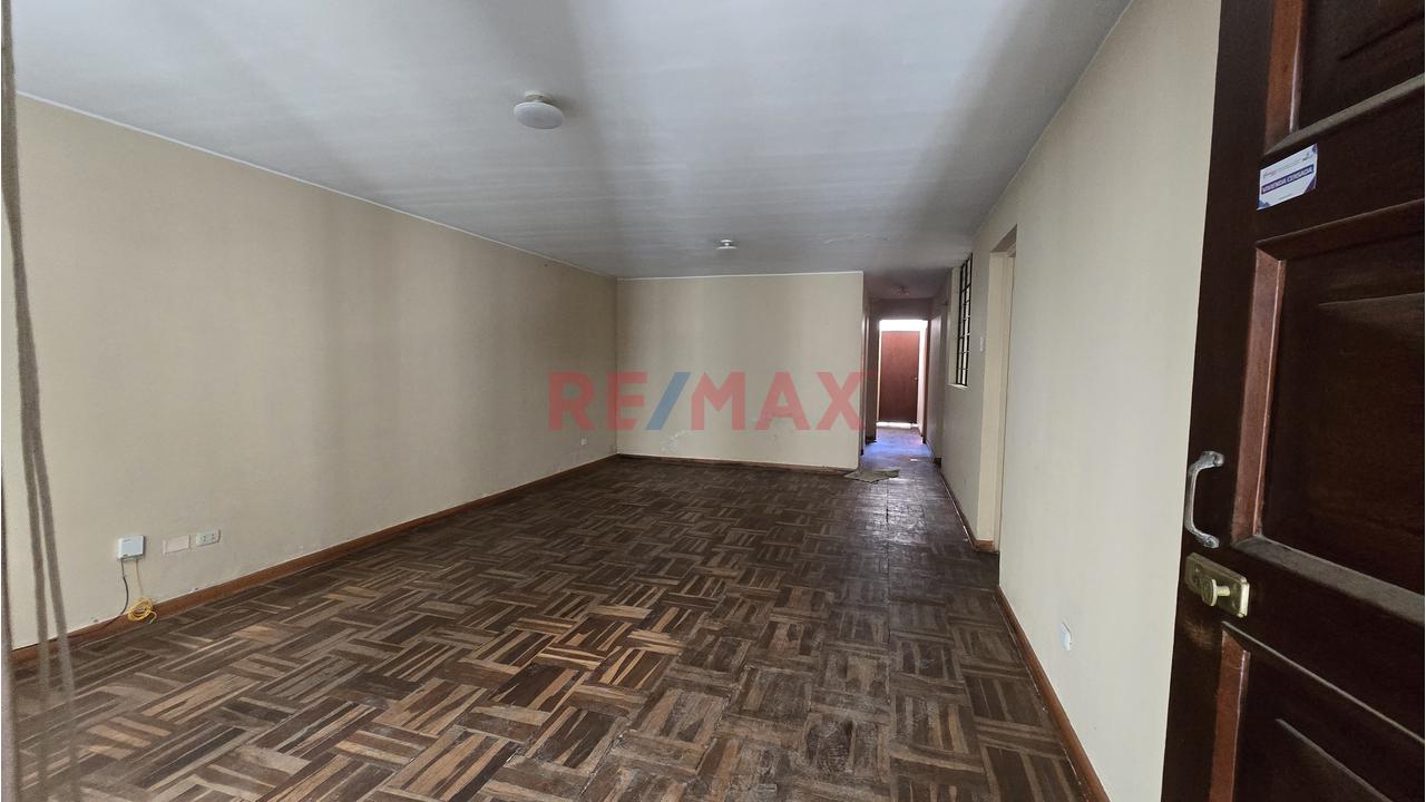 Local Comercial En Alquiler – 240 M² En Av. Rafael Escardó, San Miguel — foto 4