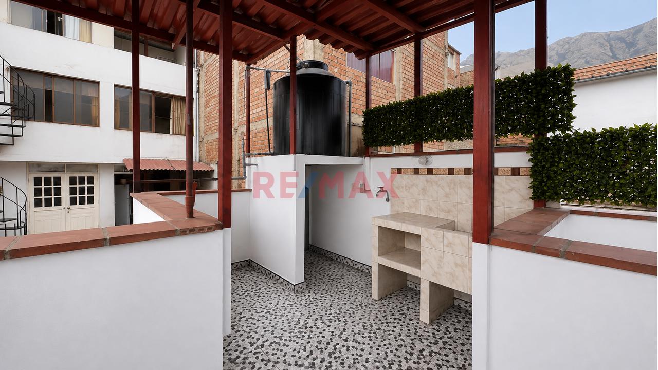 Gran Oportunidad: Se Vende Casa En La Molina Super Amplia De 4 Habitaciones Y Un Mini Departamento - 10