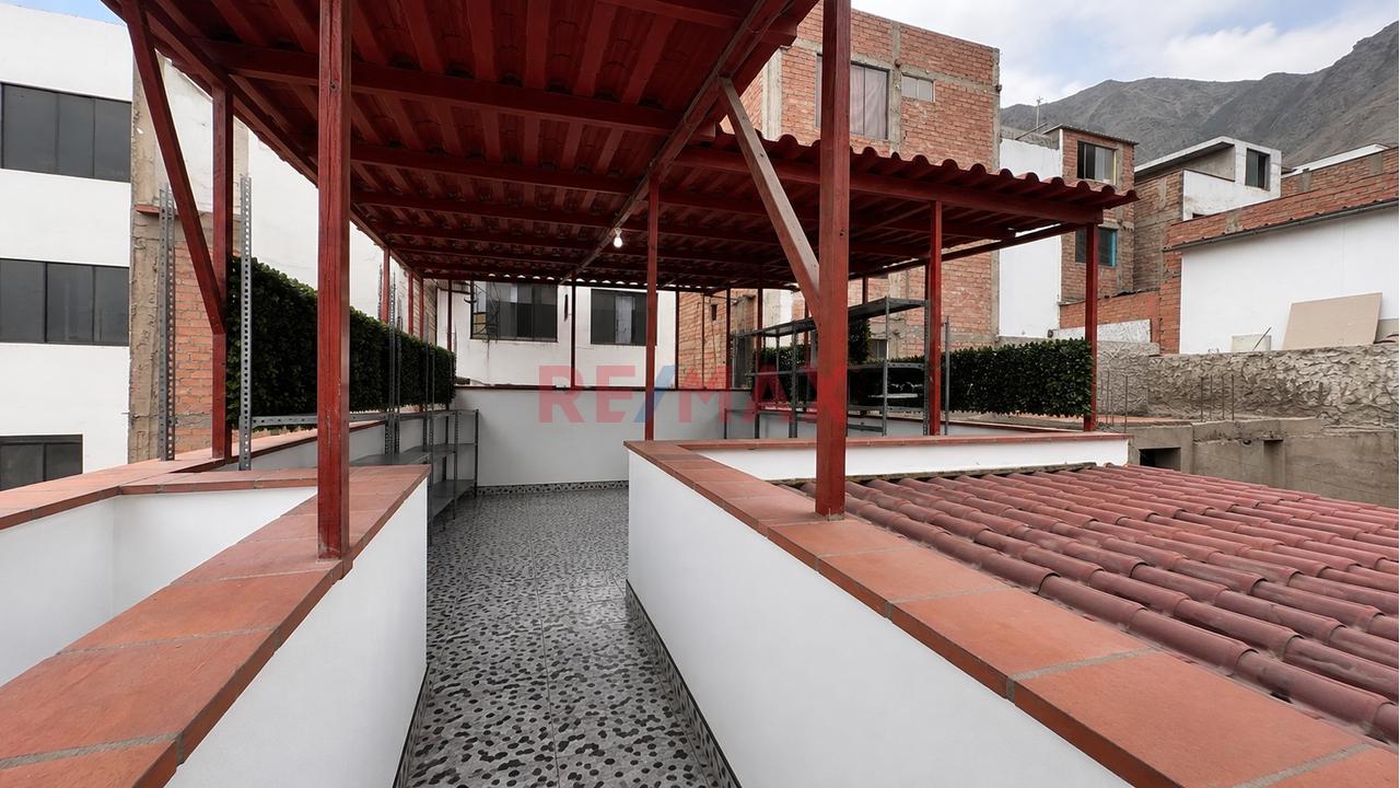 Gran Oportunidad: Se Vende Casa En La Molina Super Amplia De 4 Habitaciones Y Un Mini Departamento - 4